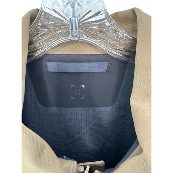 Lululemon Men’s Casual Khaki Drivers Coat Small Water Repellent Outdoor Casual - Picture 4 of 12
